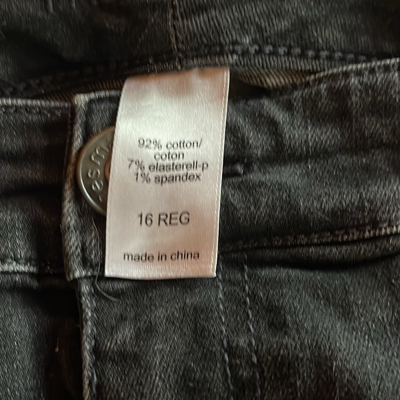 EUC Cropped jeans - Picture 4 of 6